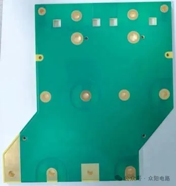 Uniwell krug prekida prepreke s PCB-om debljine 6,3 mm s 8- slojem 420 μm bakrene stackup*
